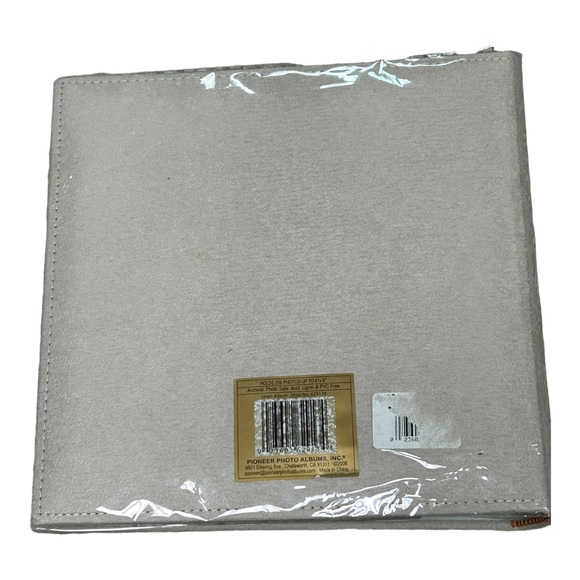 Pioneer Photo Album Family Theme Holds 200 Photos 4"x 6" NWT Front Pocket - Picture 5 of 5